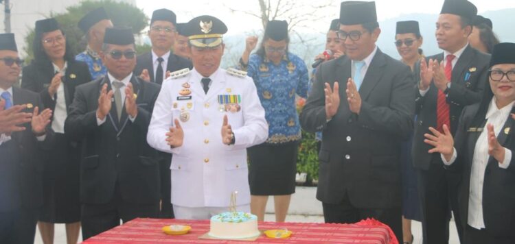 Bupati Taput Pimpin Upacara Peringatan Hari Otonomi Daerah XXX