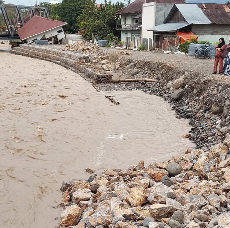 Normalisasi Sungai Mangkrak, Warga Solok Desak PT Adikarya Bertanggung Jawab