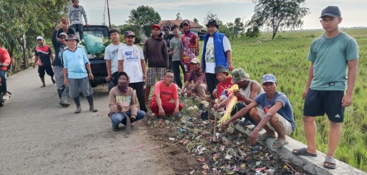 Mugni Isi Masa Reses Terjun Langsung Pimpin Gerakan Bersih-bersih Sampah