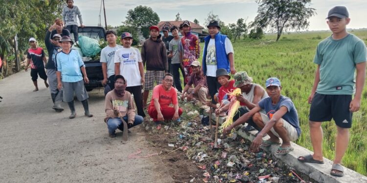 Mugni Isi Masa Reses Terjun Langsung Pimpin Gerakan Bersih-bersih Sampah