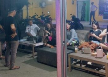 Rajia Gabungan TNI, Polri Dan Satpol PP ke Cafe – cafe di Jalur Pantura Patokbeusi Kabupaten Subang, Jaga Ketertiban dan Cegah Narkoba