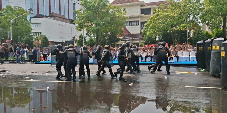 Gelar Simulasi Sispamkota, Wakapolda Jateng Instruksikan Seluruh Kapolres Samakan Persepsi dan Terapkan Standar Pelayanan Humanis