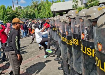 Polda Jateng Gelar Simulasi Unit Negosiator di Kantor Gubernur, Sinergikan Penanganan Humanis dan Tindakan Taktis di Situasi Kontijensi