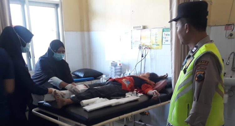 Kecelakaan Truk dan Sepeda Motor di Mrebet, Satu Korban Alami Luka Serius
