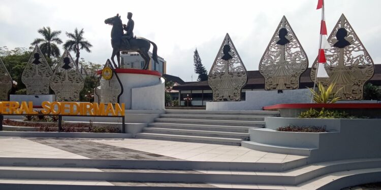 Meski Jaman Edan, Orang Jangan Seperti Kacang Lupa Sama Kulitnya,Catatan Widoyo Satmoko