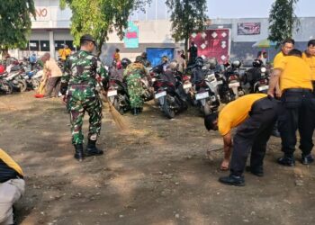 Dukung ASRI, Polres Purbalingga Gandeng Berbagai Pihak Bersihkan Lingkungan GOR Goentoer Darjono