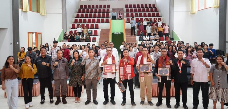 Bupati Tapanuli Utara Pimpin Evaluasi Dokumen IG Tenun Ulos Ragidup Silindung