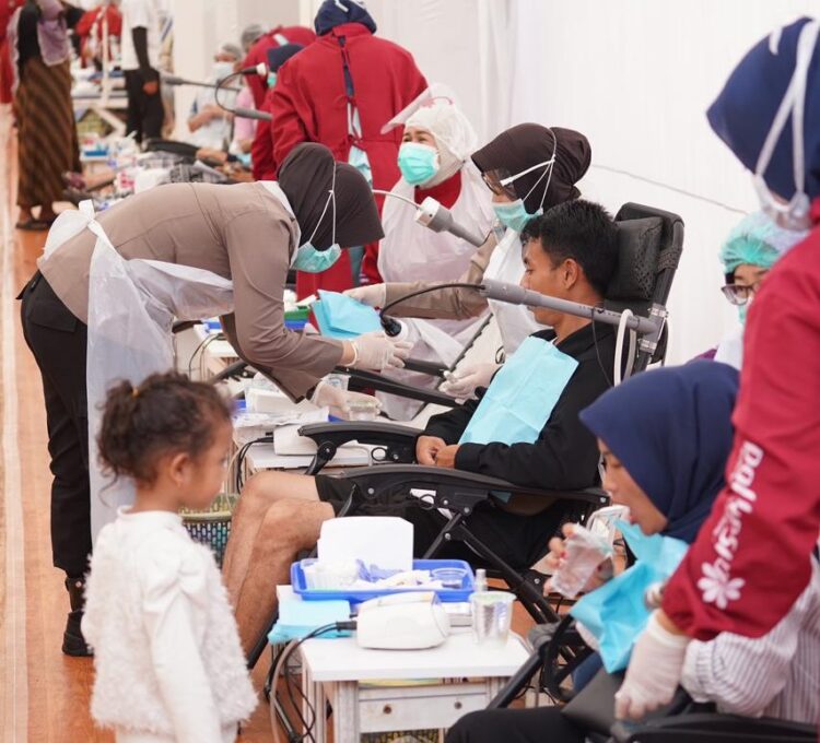 Wujud Kepedulian Sosial, Polda Jateng Berikan Layanan Pengobatan Gratis pada Perayaan Waisak 2026 Di Kawasan Borobudur