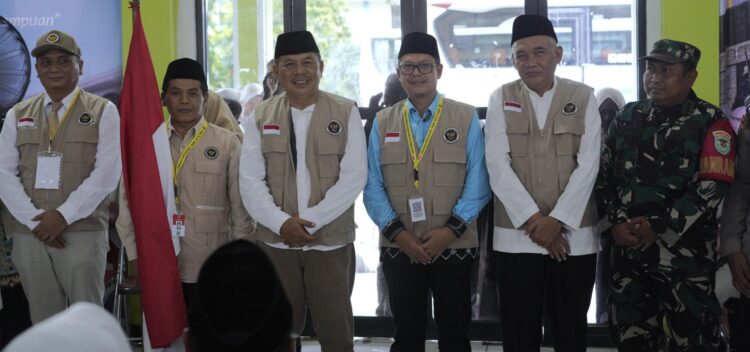 Wabup Subang Lepas Keberangkatan 439 Calon Jemaah Haji Kloter 34,Pesankan Jaga Kesehatan Dan Maksimalkan Ibadah
