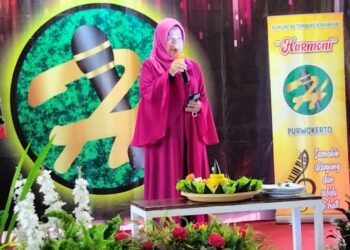 HUT Ke-15 KTK HARMONI Purwokerto, Ditandai Dengan Potong Tumpeng, Baca Puisi Dan Nyayi Bersama