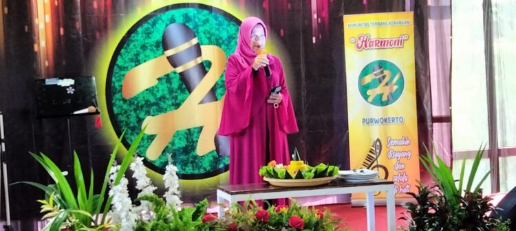 HUT Ke-15 KTK HARMONI Purwokerto, Ditandai Dengan Potong Tumpeng, Baca Puisi Dan Nyayi Bersama