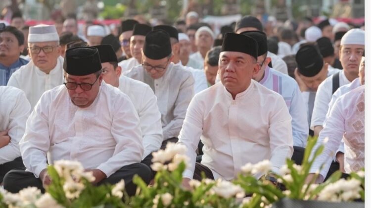 Salat Iduladha di Balai Kota, Wagub Rano Ajak Warga Jaga Kebersihan dan Kesehatan Lingkungan