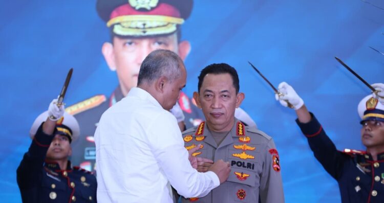 Kapolri Terima Adhi Bhakti Senapati, Jadi Motivasi Perkuat Sinergi Keamanan Siber