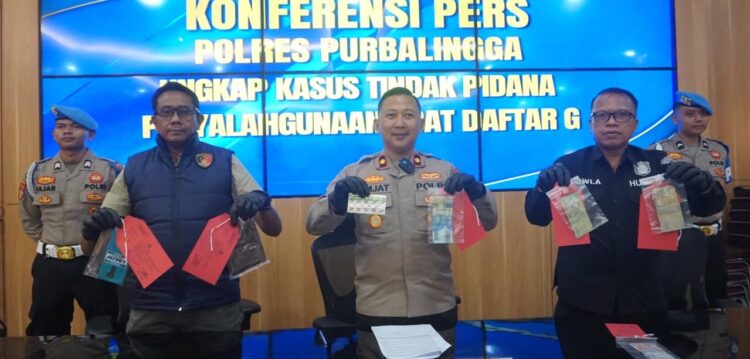 ‎ Polres Purbalingga Bongkar Penjualan Obat Terlarang Berkedok Warmindo