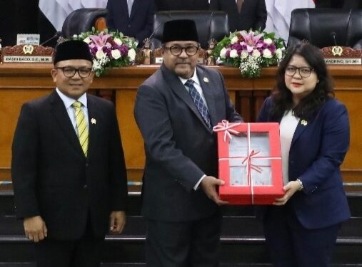 Rapat Paripurna DPRD, Wagub Rano Dorong Reformasi Kesehatan dan Pelindungan Perempuan
