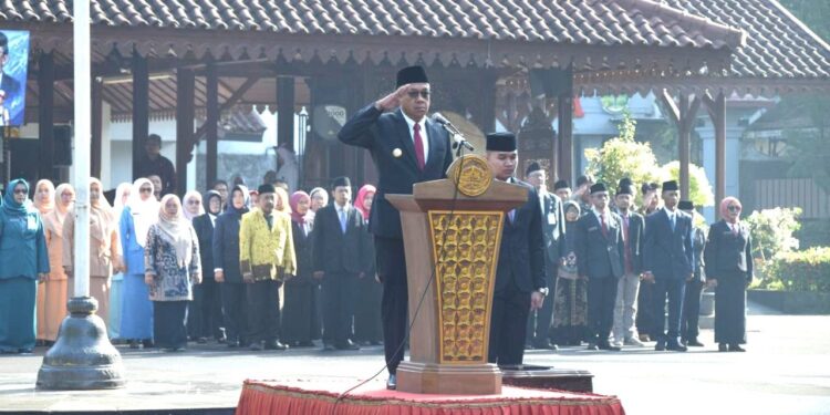 Bupati Sadewo Pimpin Peringatan Hardiknas di Banyumas, Perkuat Komitmen Pendidikan Merata dan Berkualitas