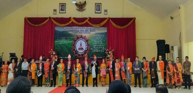 Perdana Pesta Partangiangan Bona Taon Tambunan Baruara Dolok (TBD) Perkuat Mengikat Tali Persaudaraan