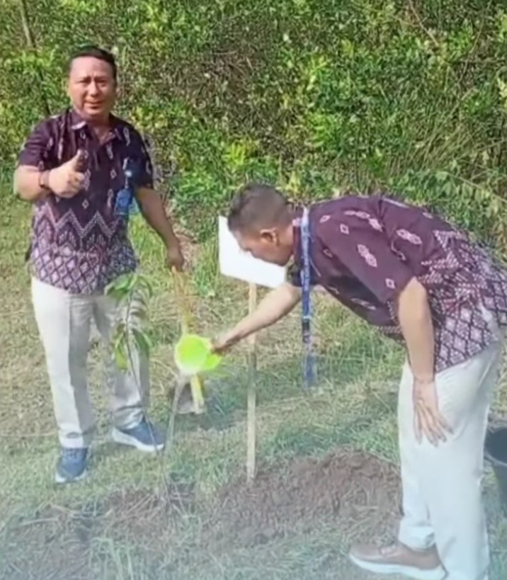 Perumdam Tirta Satria dan BAZNAS Banyumas Berpartisipasi Peringati HUT Satpol PP ke-76, Satlinmas ke-64, dan Damkar ke-104 dalam Bakti Sosial di Cilongok