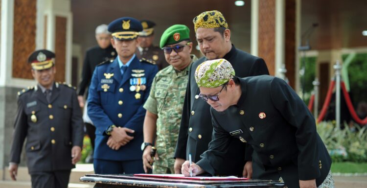 Wabup Subang Pimpin Upacara Di Hari Pendidikan Nasional Tahun Ke-67