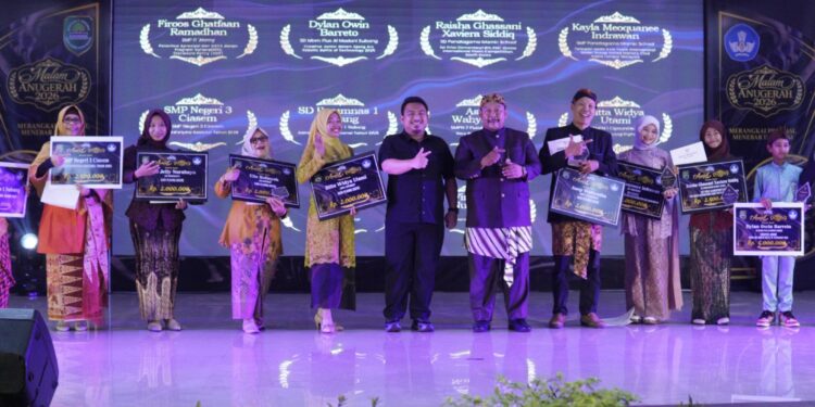 Bupati Subang Membuka Langsung Malam Anugrah Pendidikan Tahun 2026,Mengusung Tema Merangkai Prestasi,Menebar Inspirasi