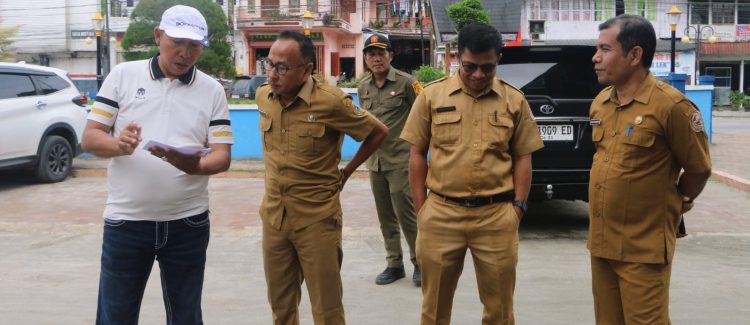 Bupati Taput bersama Pimpinan OPD, Tinjau Kondisi Taman kota dan Tanggul sungai Aek Sigeon.