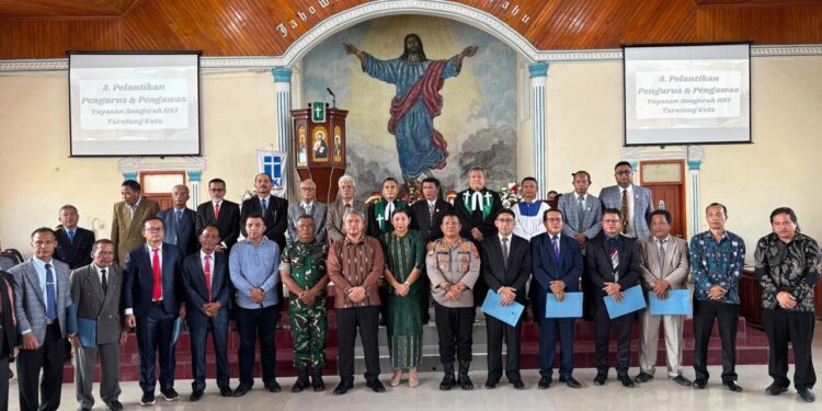 Pemkab Taput Hadiri Ibadah Minggu II Dung Trinitatis dan Pelantikan Pengurus Yayasan Anugerah HKI Tarutung Kota