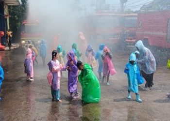 Dinas Pemamadam Kebakaran (Damkar) Kabupaten Bekasi Perkenalkan Profesi Pemadam Kebakaran Kepada Anak Usia Dini