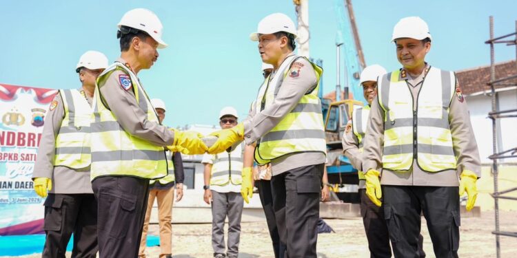 Kapolda Jateng Dorong Transformasi Pelayanan Polri, Gedung BPKB Prototype dan TK Bhayangkari Diresmikan di Kudus