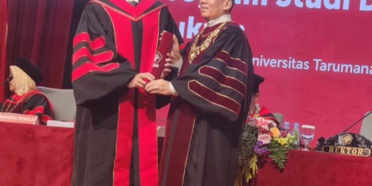 Aditya Linardo Kaji Konsep Ideal Pemidanaan Ketidakpatuhan Putusan Pengadilan dalam Sidang Doktor